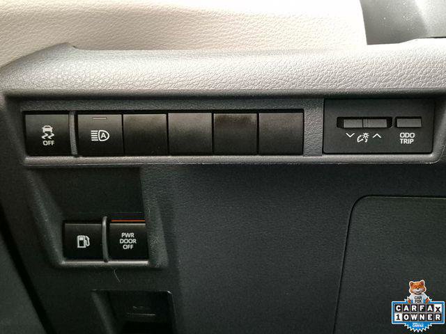 Certified 2024 Toyota Sienna XLE FWD image 18