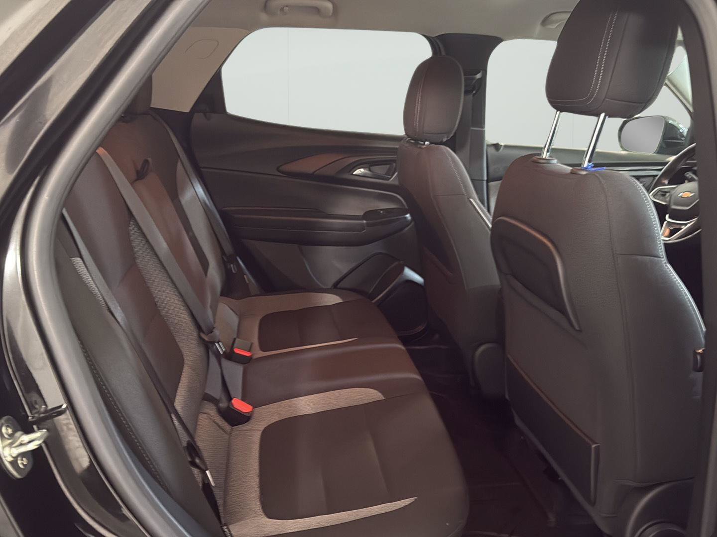 Used 2024 Chevrolet TrailBlazer LT w/ Convenience Package FWD image 12