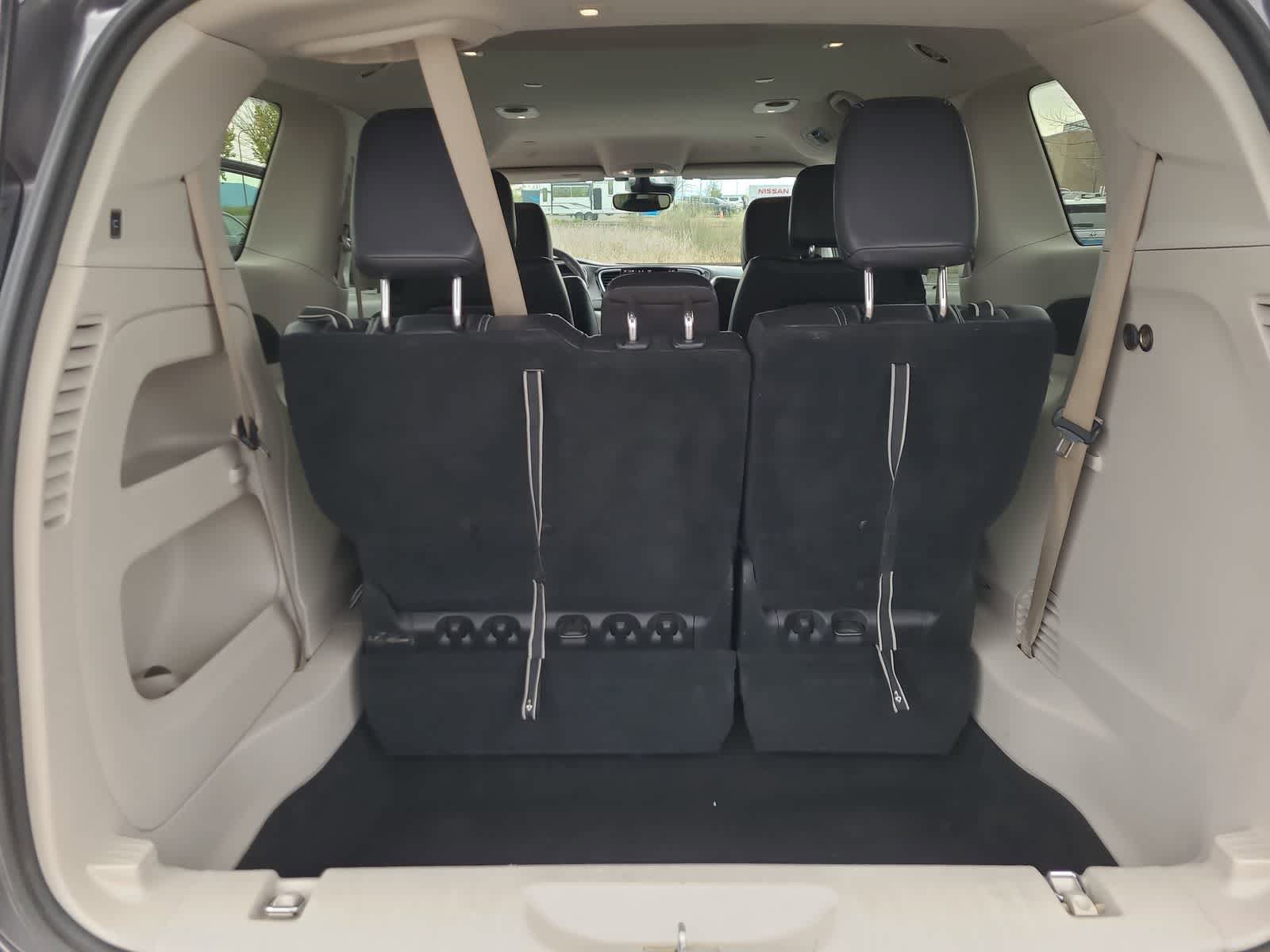 Used 2022 Chrysler Pacifica Touring-L FWD image 27