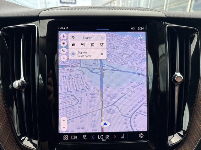 Certified 2022 Volvo XC60 B5 Momentum w/ Advanced Package image 22