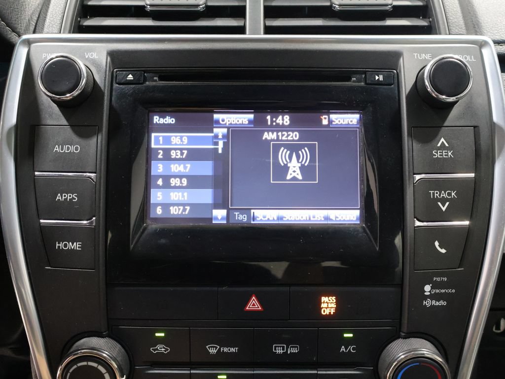 Used 2015 Toyota Camry SE FWD image 24