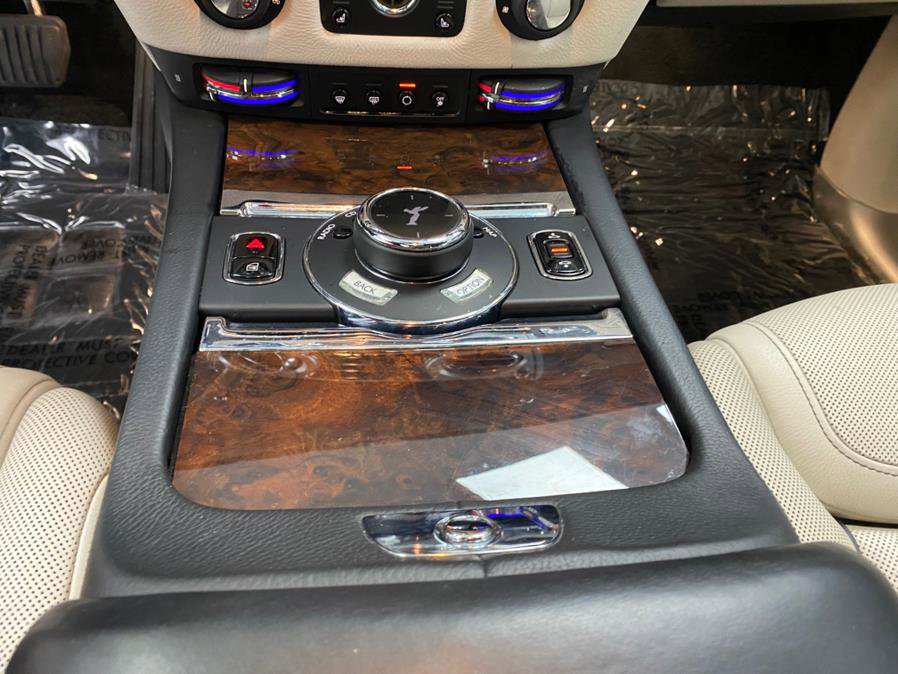 Used 2016 Rolls-Royce Ghost image 21