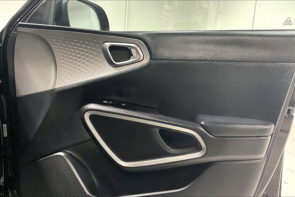 Used 2023 Kia Soul S image 22