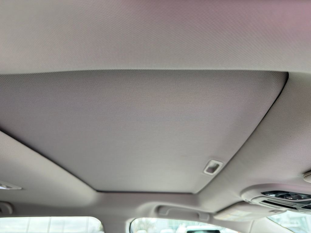 Used 2025 Subaru Outback Premium image 32