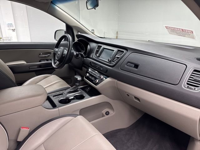 Used 2019 Kia Sedona EX image 12