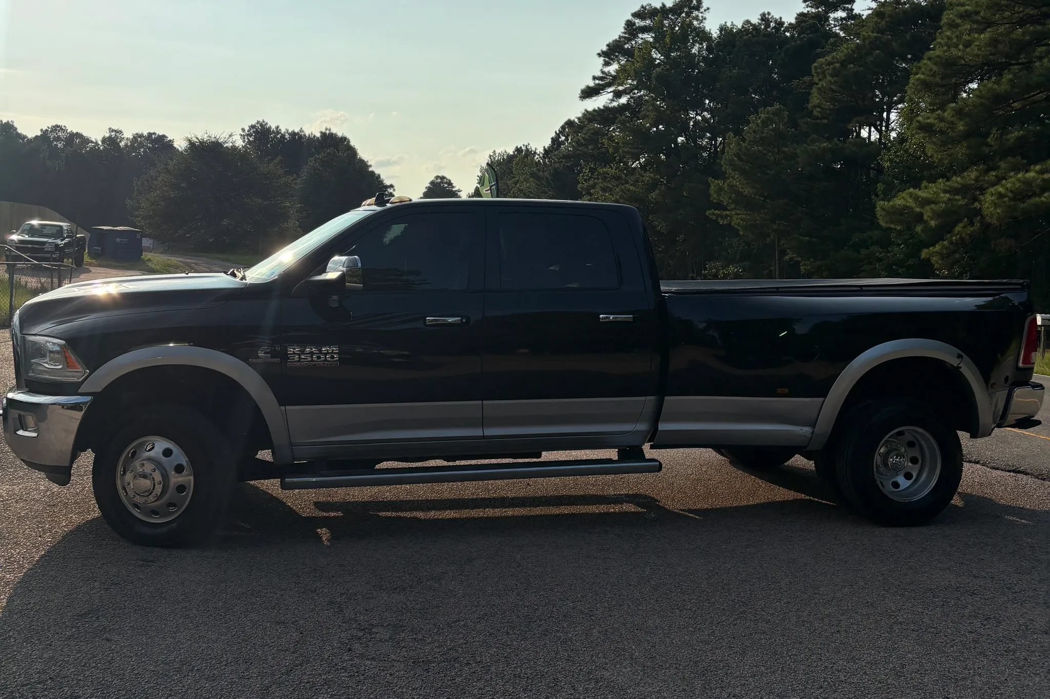 Used 2014 RAM 3500 Laramie AWD/4WD image 3