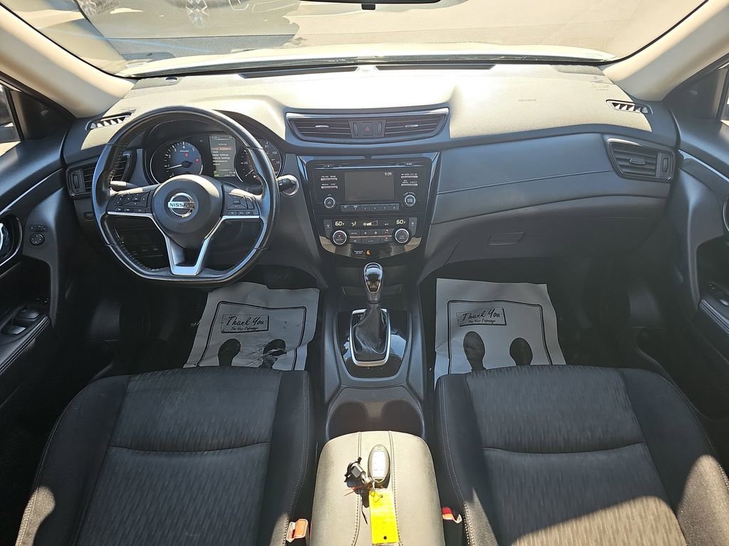 Used 2017 Nissan Rogue SV AWD/4WD image 14