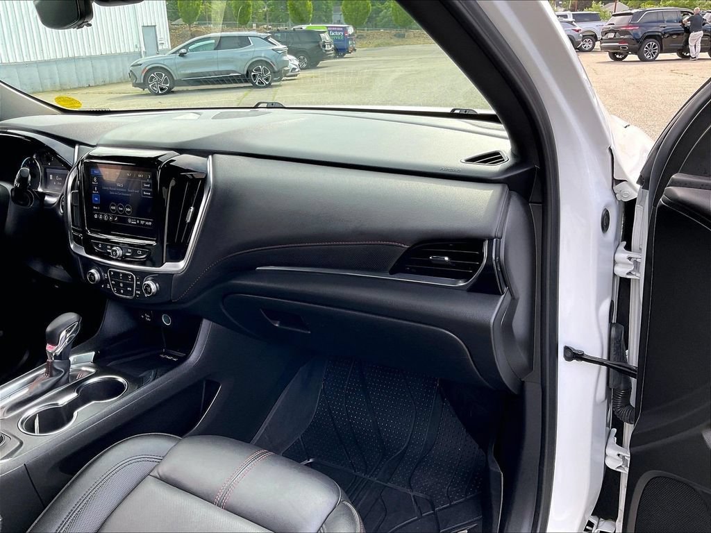 Used 2023 Chevrolet Traverse RS w/ LPO, Floor Liner Package AWD/4WD image 13