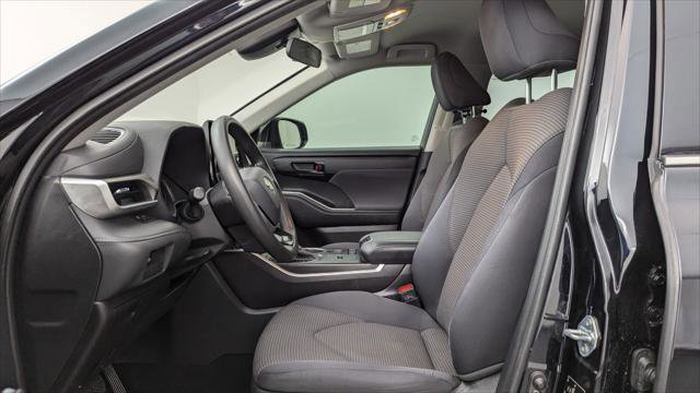Used 2021 Toyota Highlander L image 14