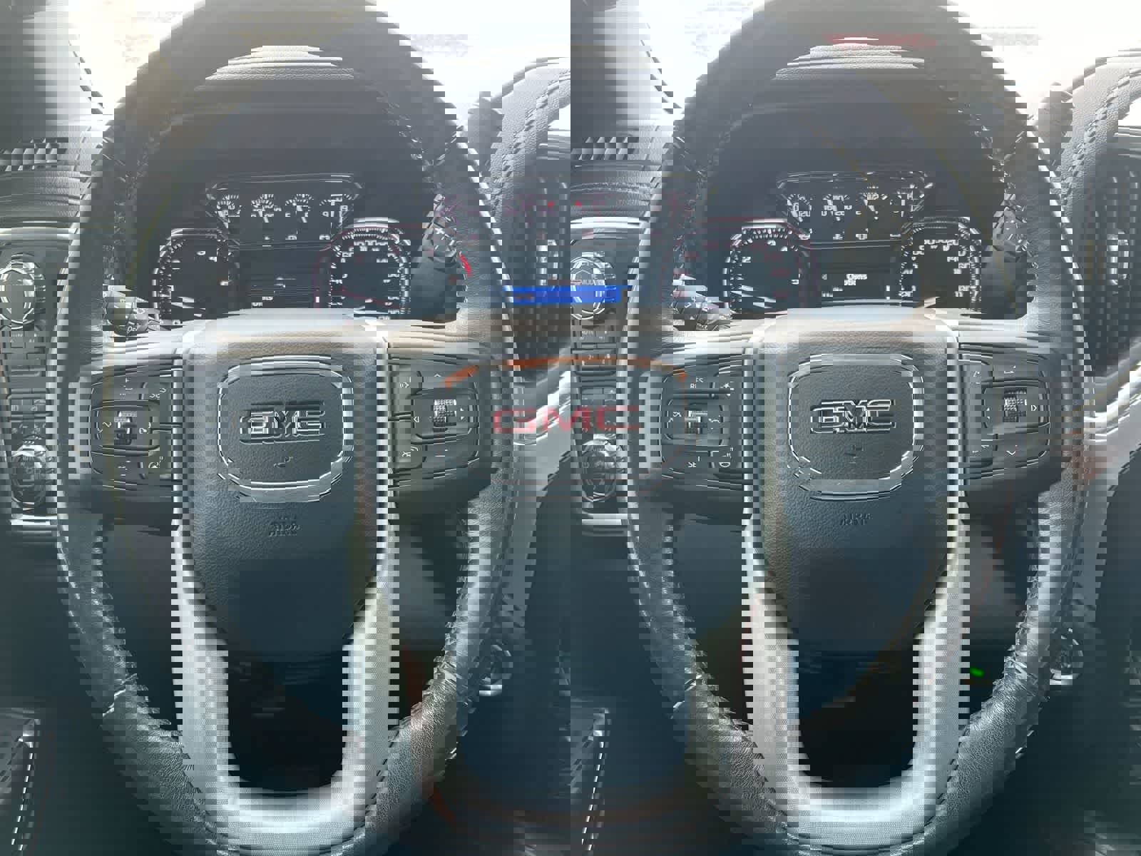 Used 2022 GMC Sierra 2500 SLT w/ SLT Preferred Package image 22