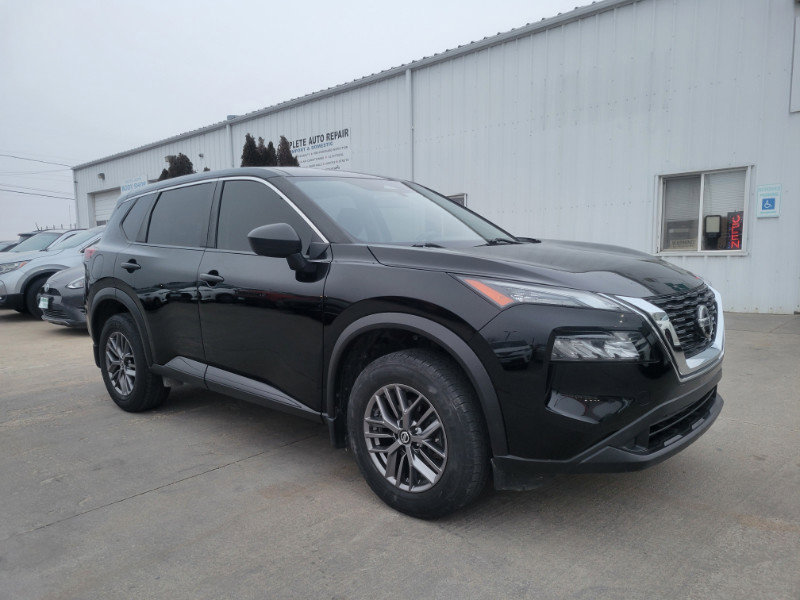 Used 2021 Nissan Rogue S image 1