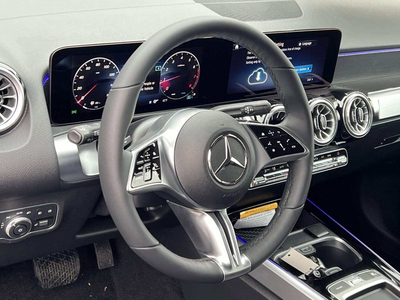New 2026 Mercedes-Benz GLB 250 4MATIC image 14