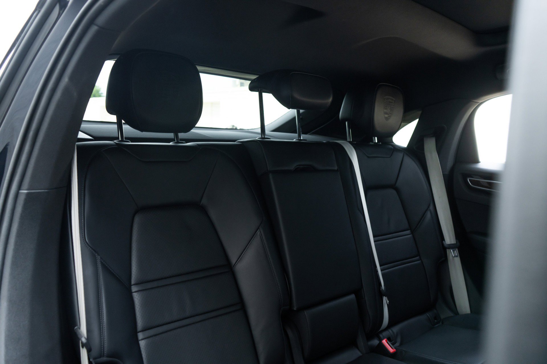 Used 2023 Porsche Cayenne Platinum Edition AWD/4WD image 26