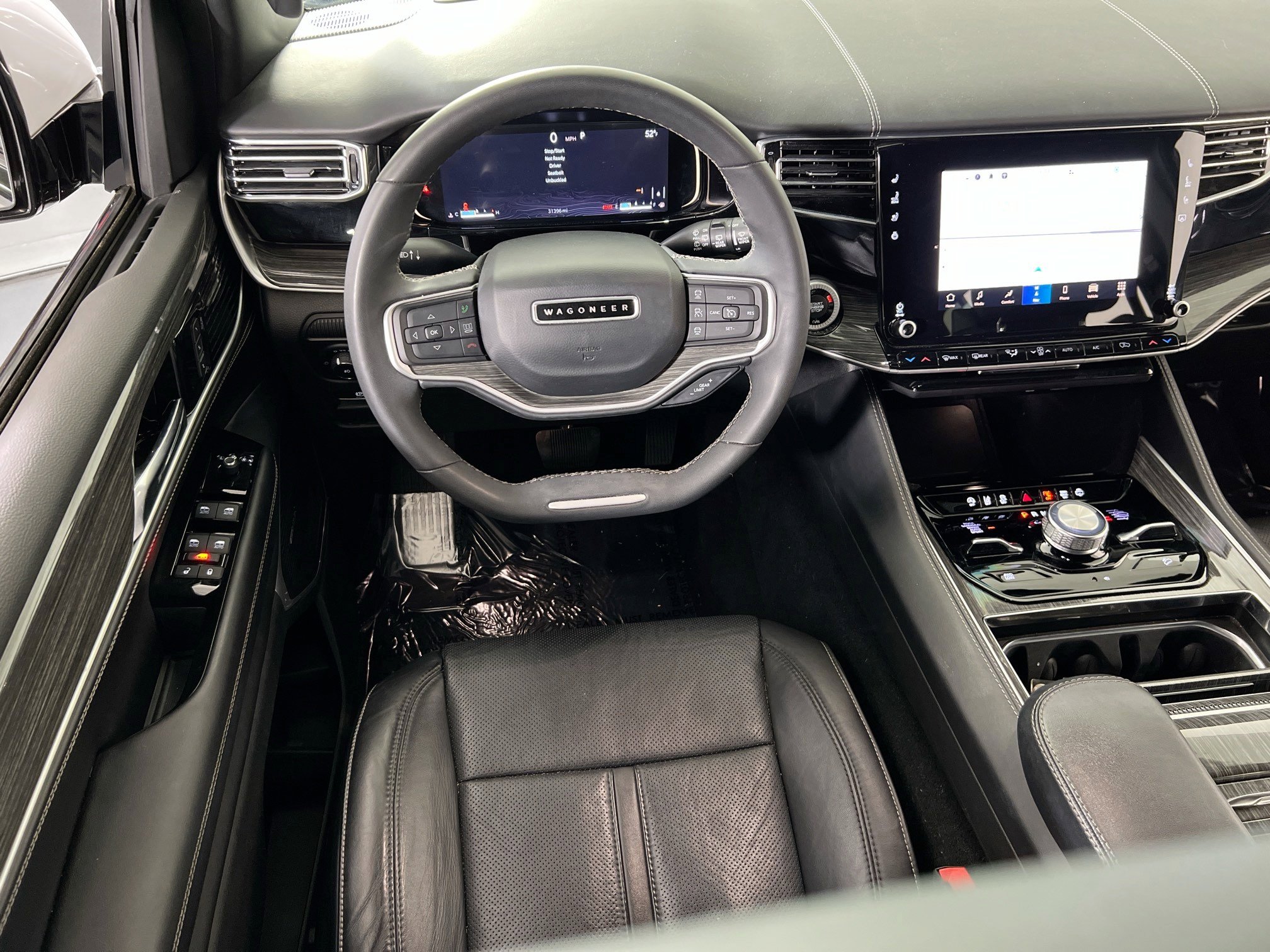 Used 2022 Jeep Wagoneer Series III w/ Rear Seat Video Group 1 image 22