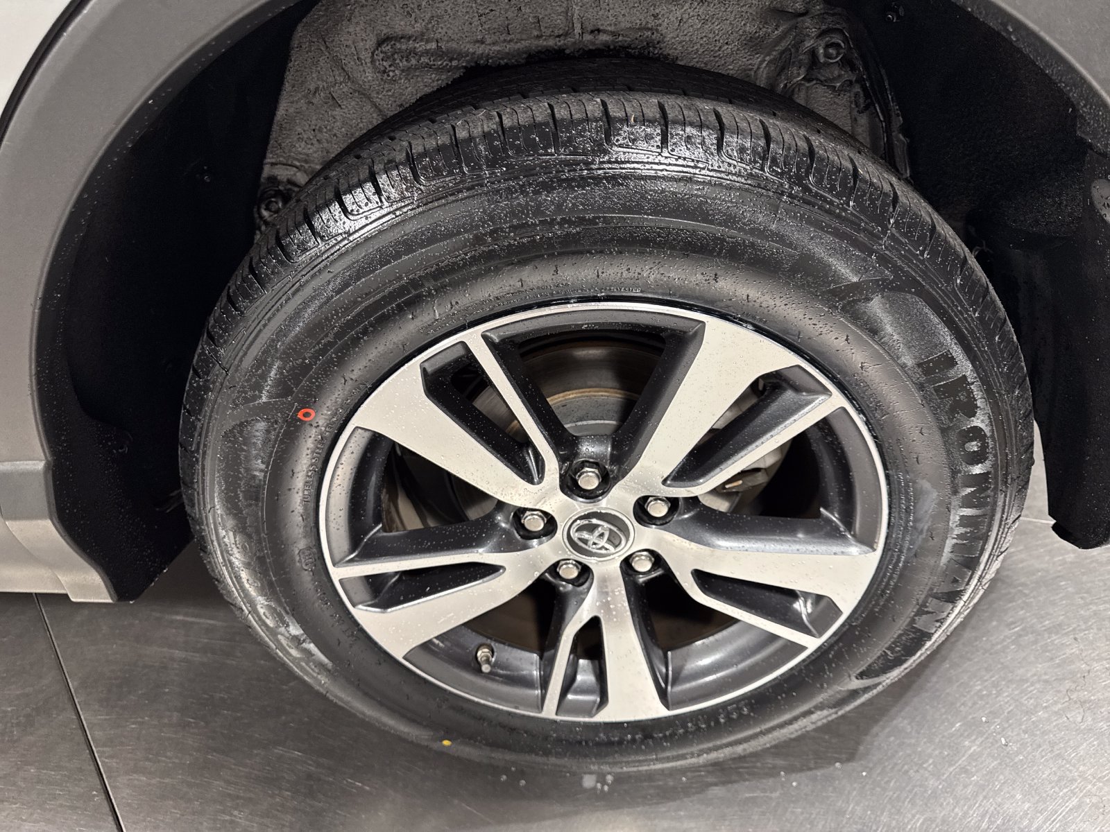 Used 2017 Toyota RAV4 XLE AWD/4WD image 12
