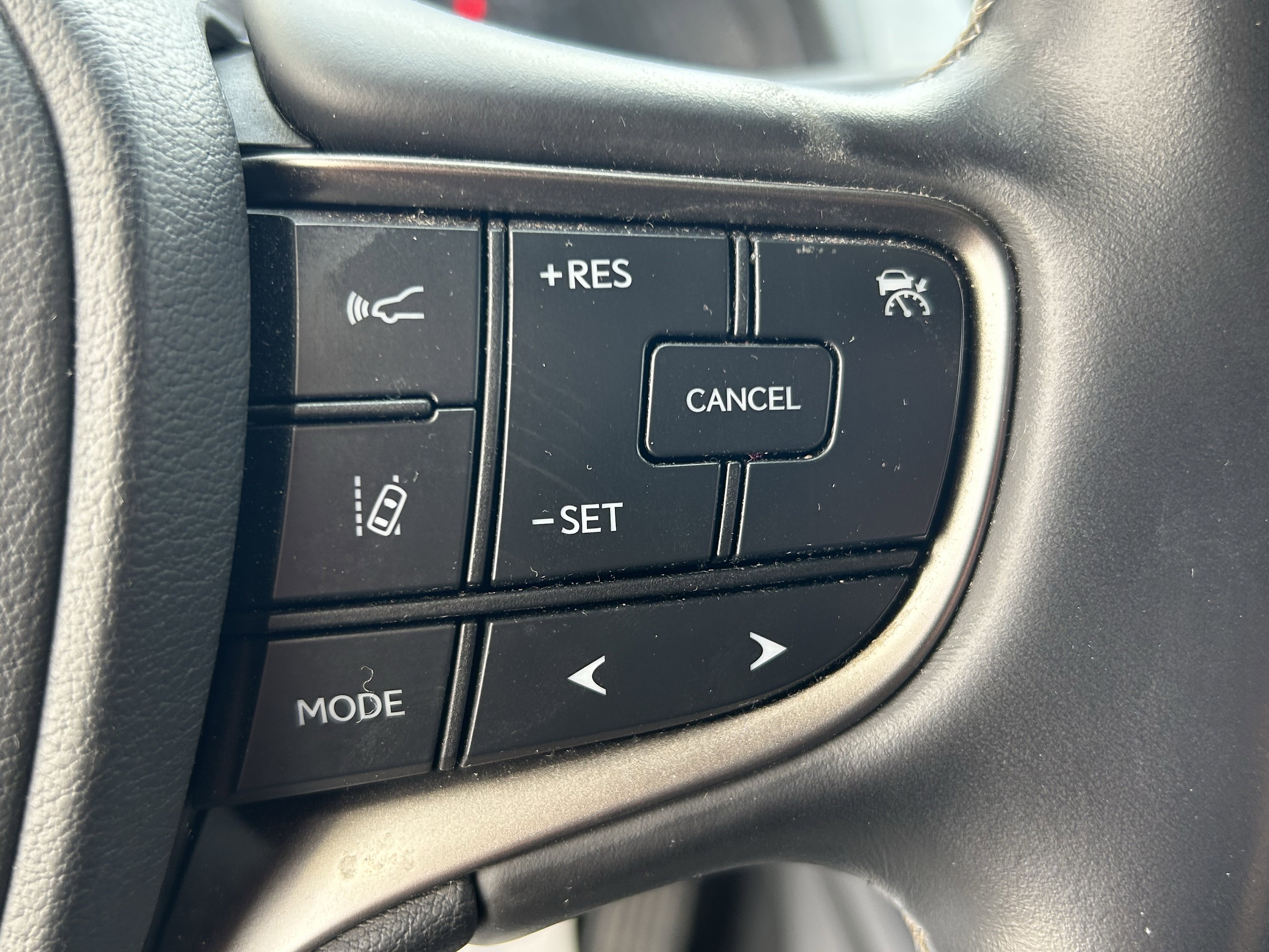 Used 2019 Lexus UX 250h w/ Premium Package AWD/4WD image 22