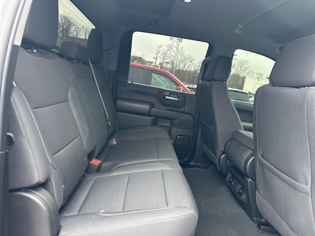 Used 2025 Chevrolet Silverado 2500 Custom w/ Custom Value Package image 27