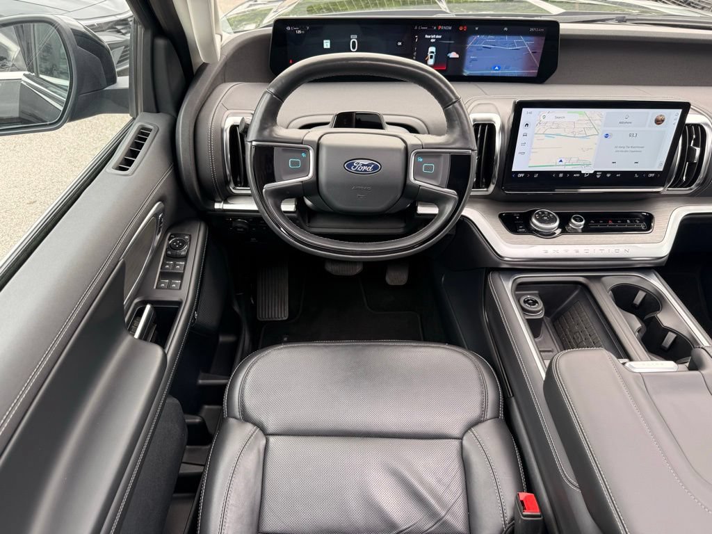 Used 2025 Ford Expedition Platinum AWD/4WD image 27