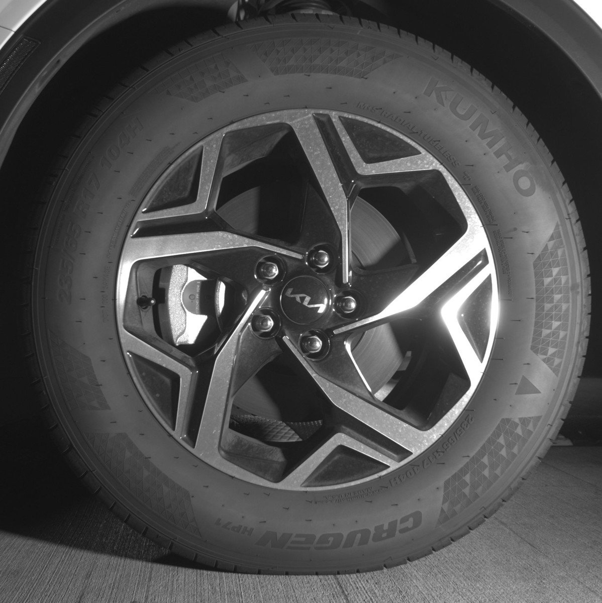 Used 2025 Kia Sportage LX image 12