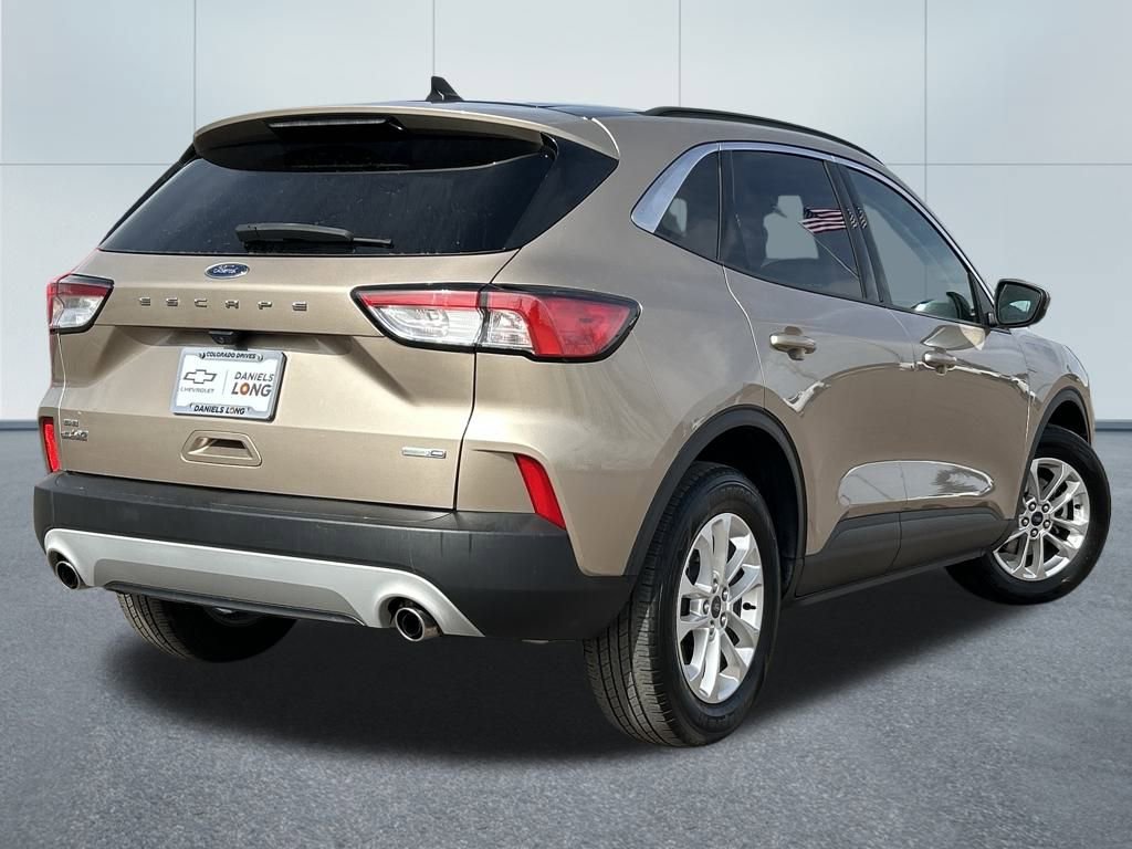 Used 2020 Ford Escape SE image 2