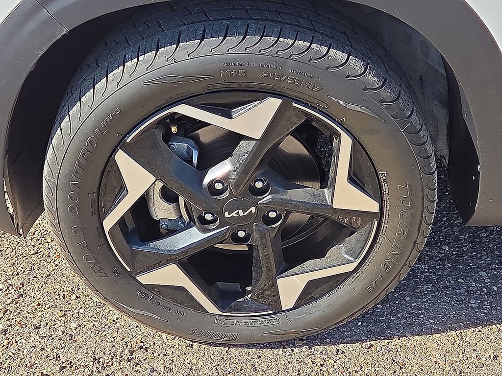 Used 2024 Kia Seltos EX image 12