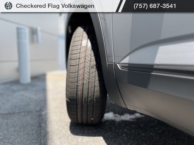 New 2025 Volkswagen Atlas Cross Sport SE image 13