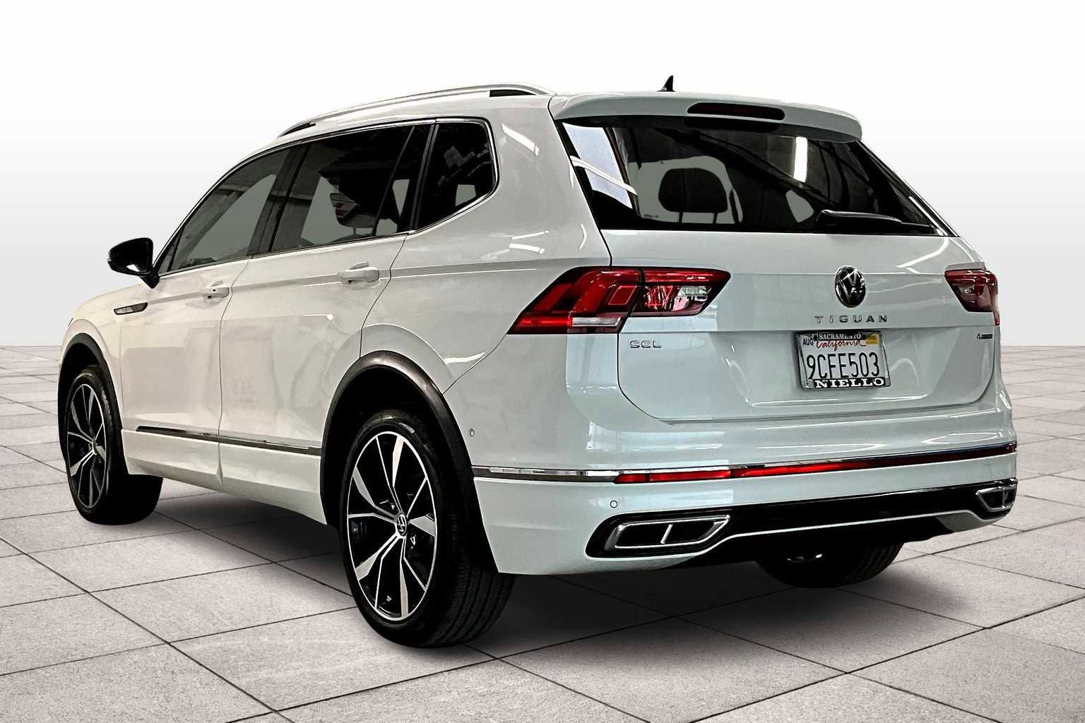 Used 2022 Volkswagen Tiguan SEL R-Line image 15