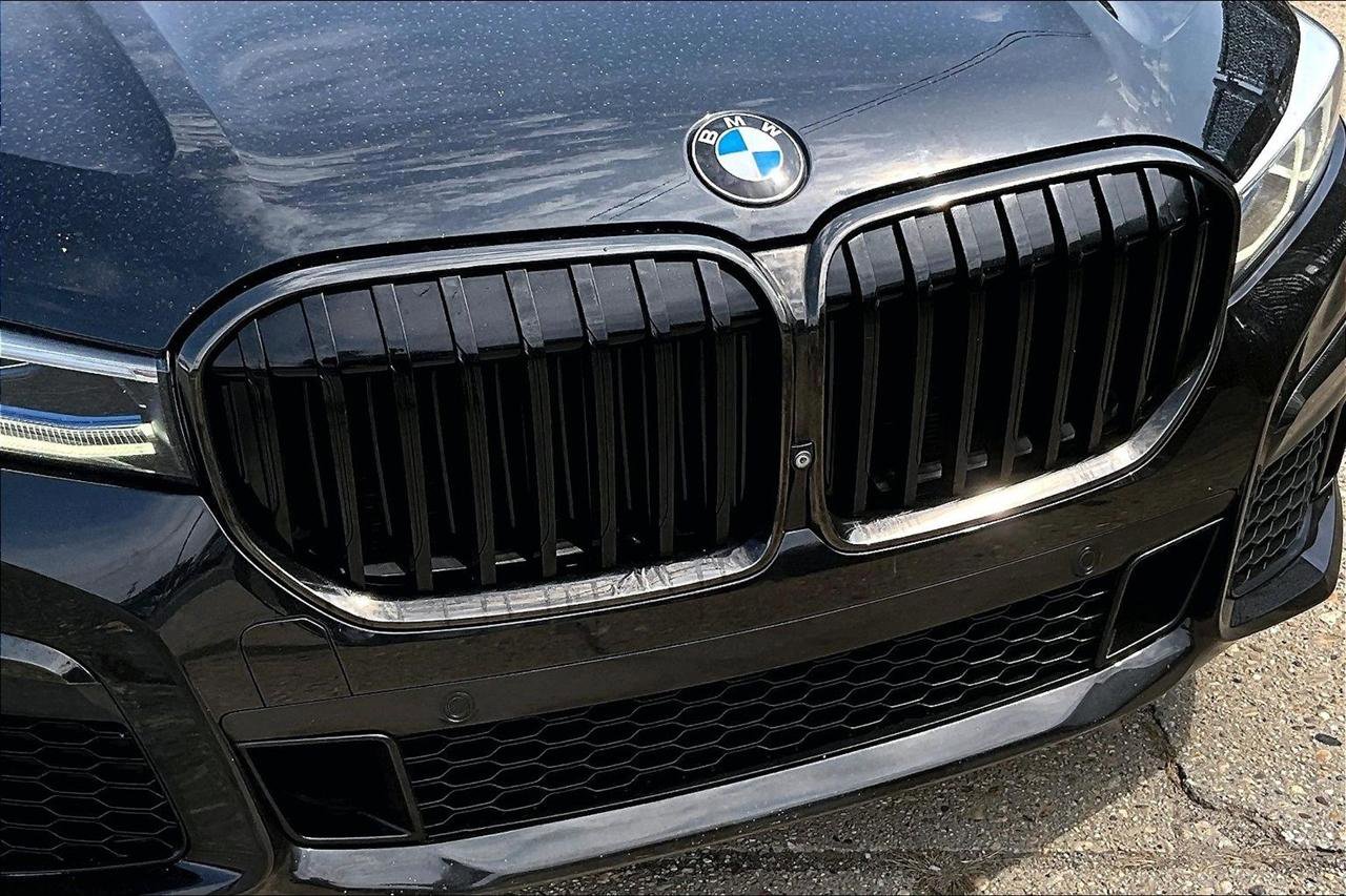 Used 2020 BMW 750i xDrive w/ M Sport Package image 33