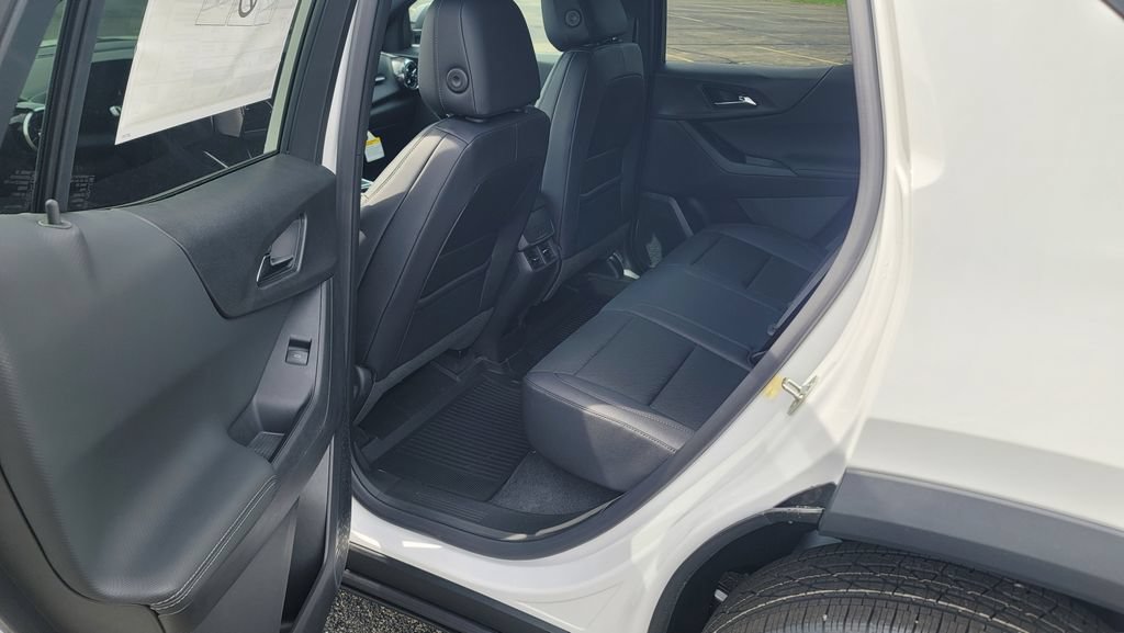 New 2026 Chevrolet Equinox LT w/ Convenience Package II FWD image 25