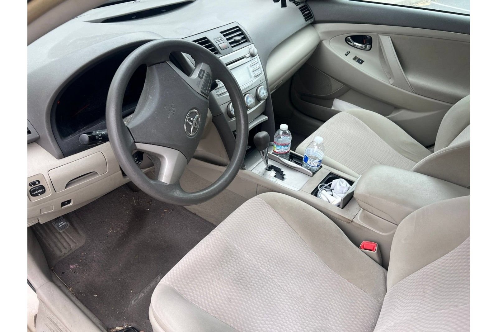 Used 2011 Toyota Camry LE FWD image 6