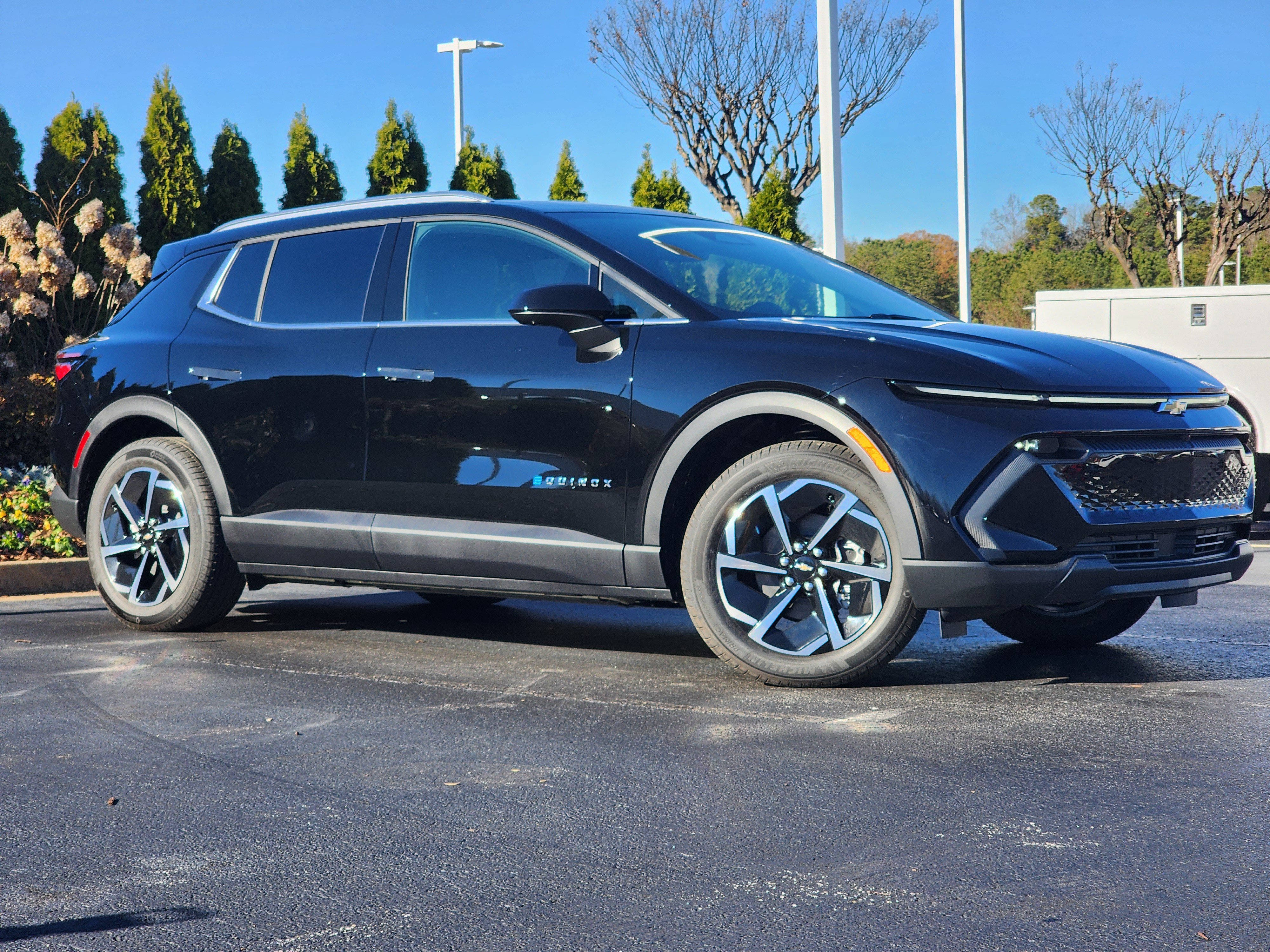 New 2026 Chevrolet Equinox EV LT AWD/4WD image 2