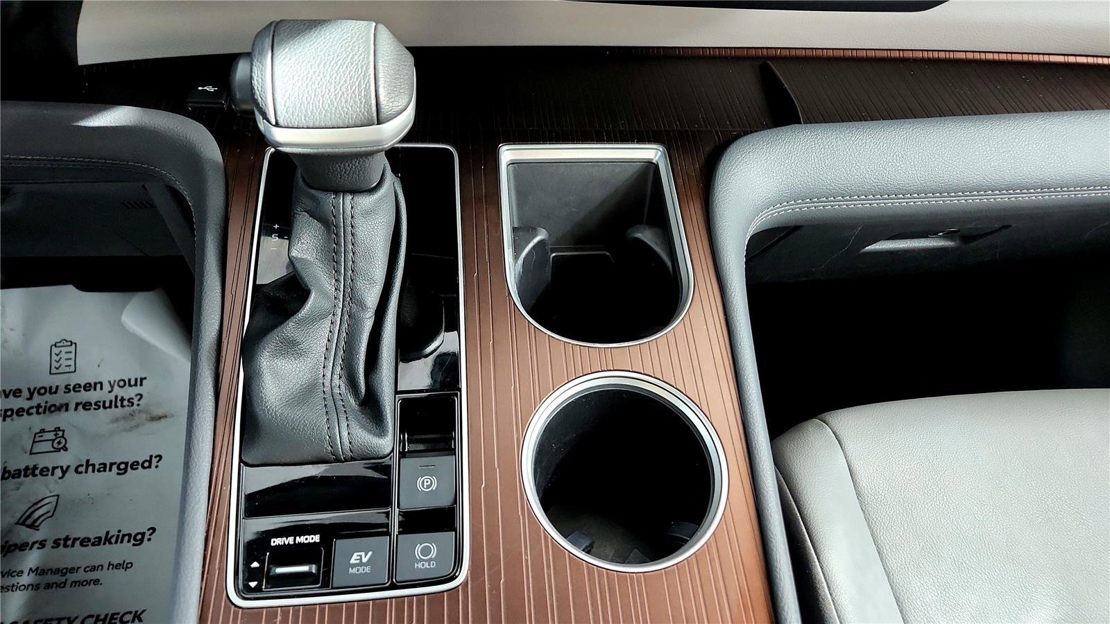 Certified 2024 Toyota Sienna XLE image 30