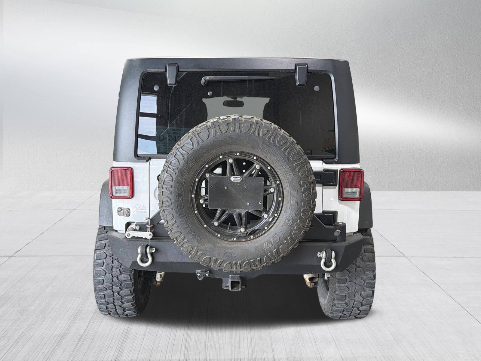 Used 2015 Jeep Wrangler Unlimited Sahara w/ Connectivity Group image 6