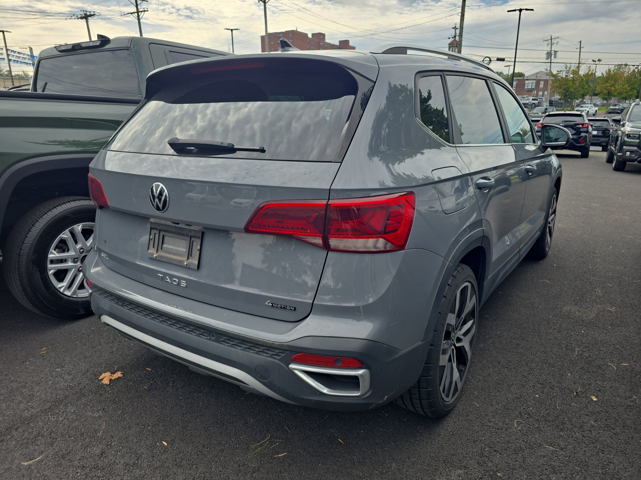 Used 2022 Volkswagen Taos SEL AWD/4WD image 4