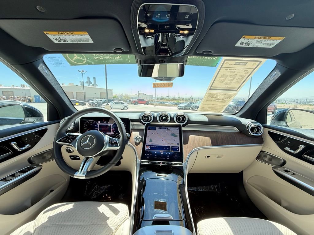 Used 2025 Mercedes-Benz GLC 300 image 10