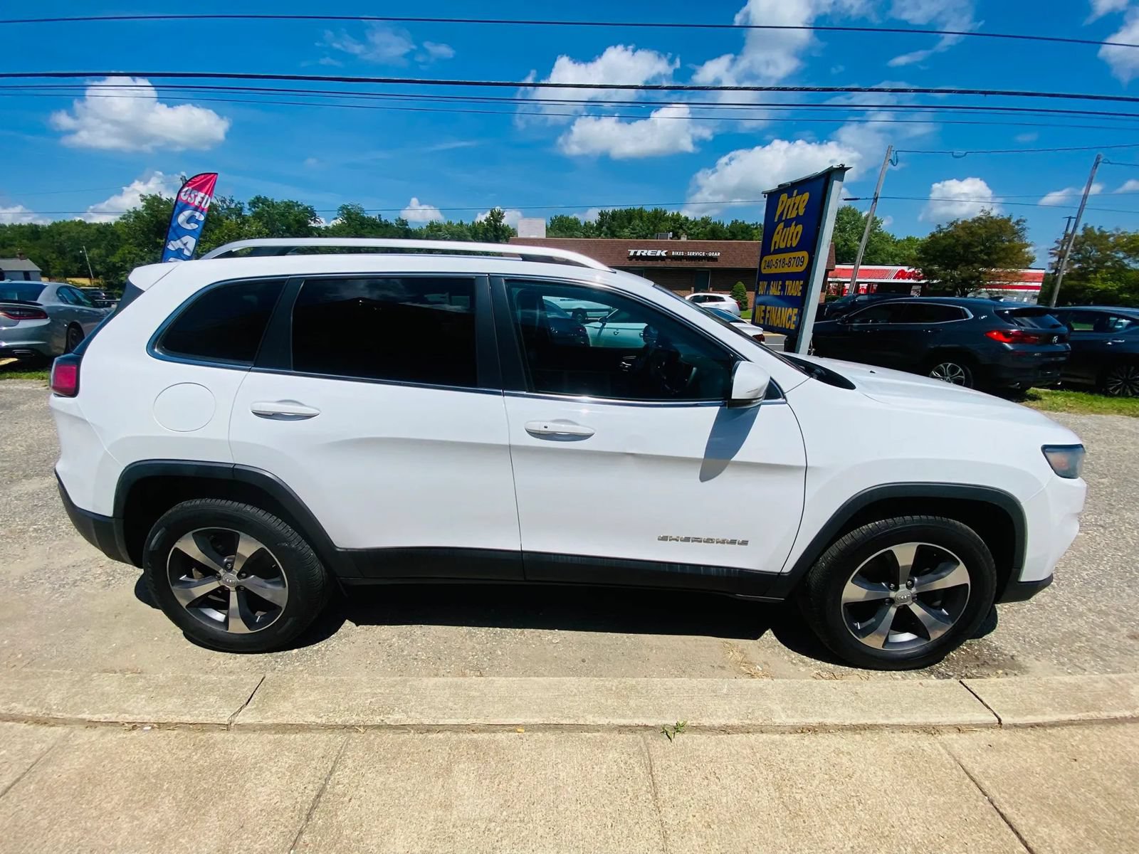 Used 2019 Jeep Cherokee Limited AWD/4WD image 6
