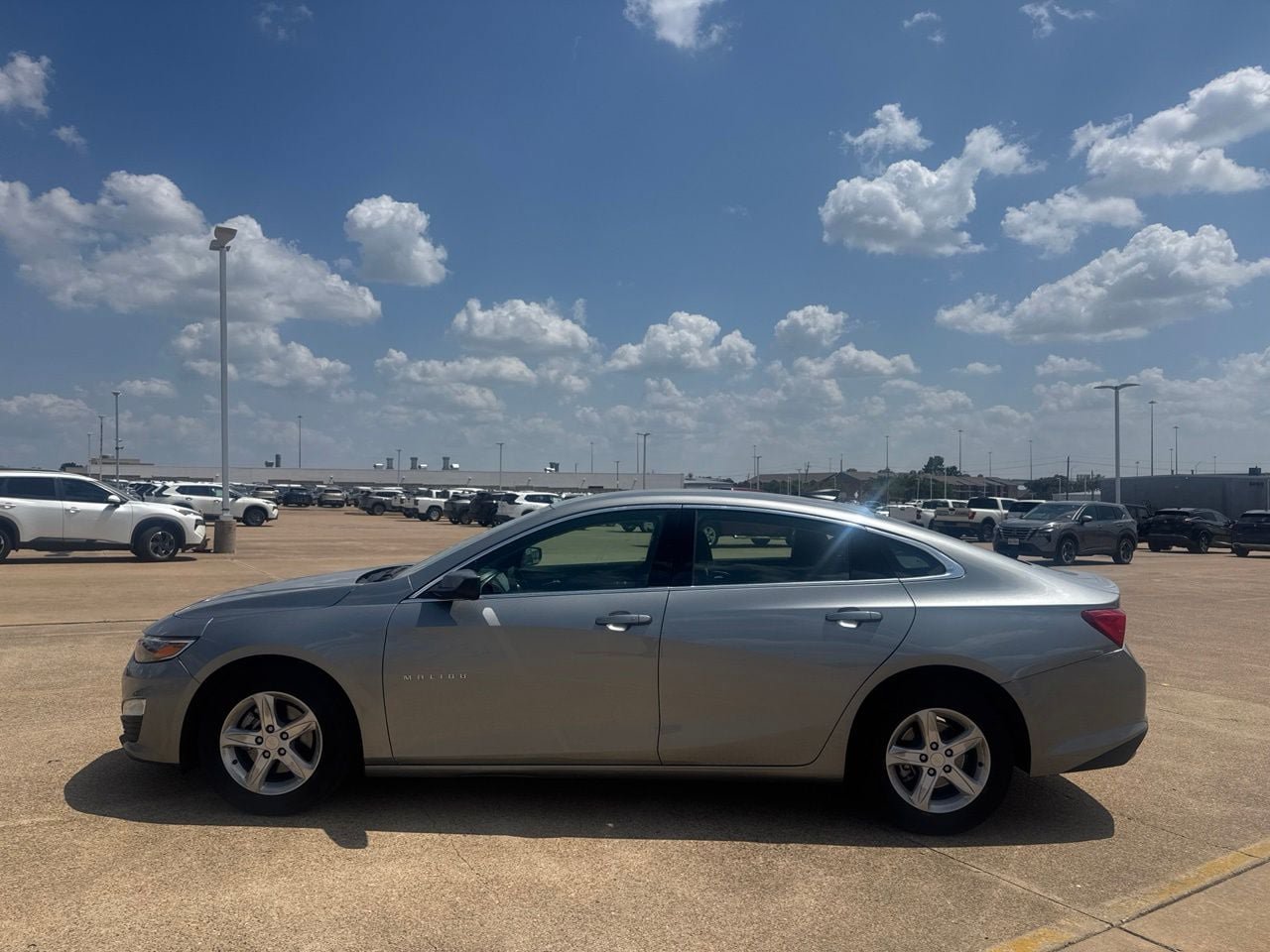Used 2025 Chevrolet Malibu LS FWD image 13