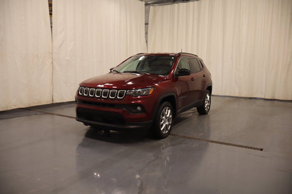 Used 2022 Jeep Compass Latitude AWD/4WD image 6