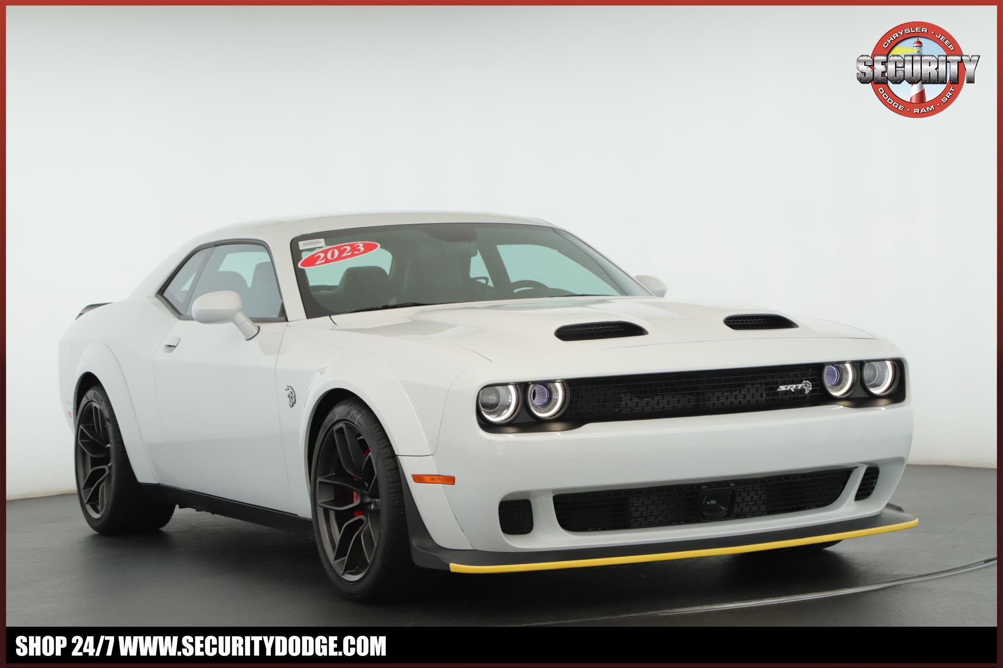 Used 2023 Dodge Challenger SRT Hellcat image 1
