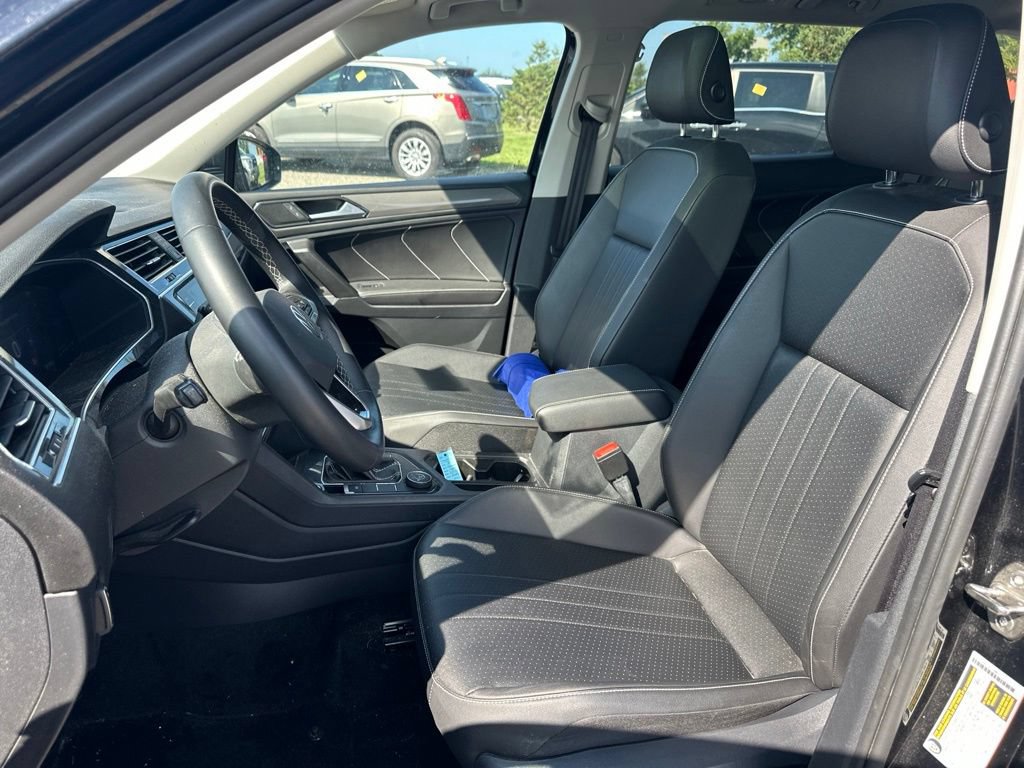 Used 2023 Volkswagen Tiguan SE AWD/4WD image 14