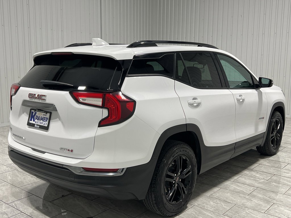 Used 2023 GMC Terrain AT4 image 5