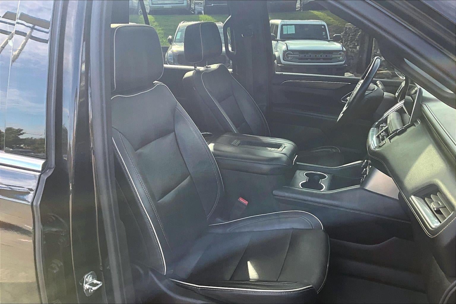 Used 2021 Chevrolet Tahoe Premier w/ Premium Package AWD/4WD image 7