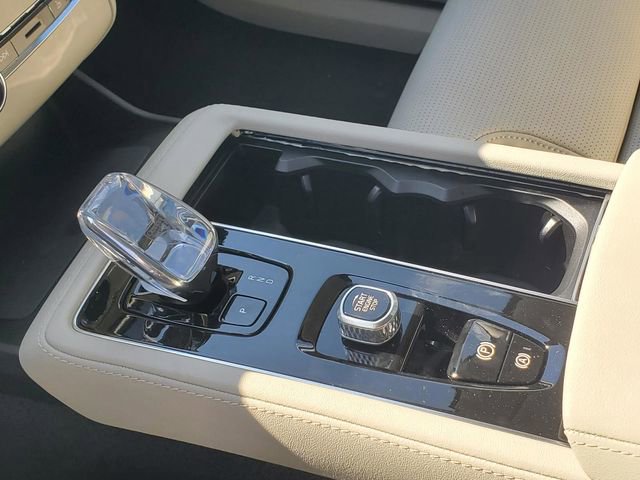 New 2026 Volvo XC90 B6 Ultra w/ Protection Package image 26