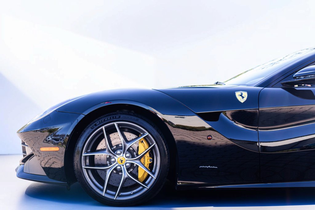 Used 2014 Ferrari F12 Berlinetta RWD image 29