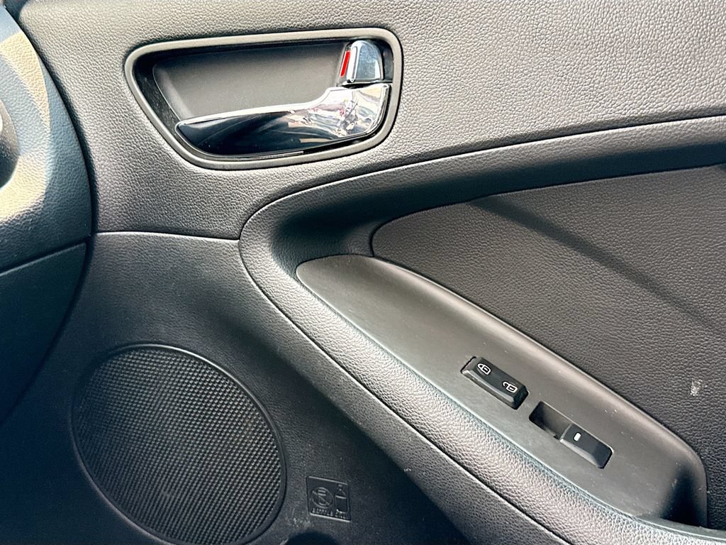 Used 2017 Kia Forte S FWD image 18