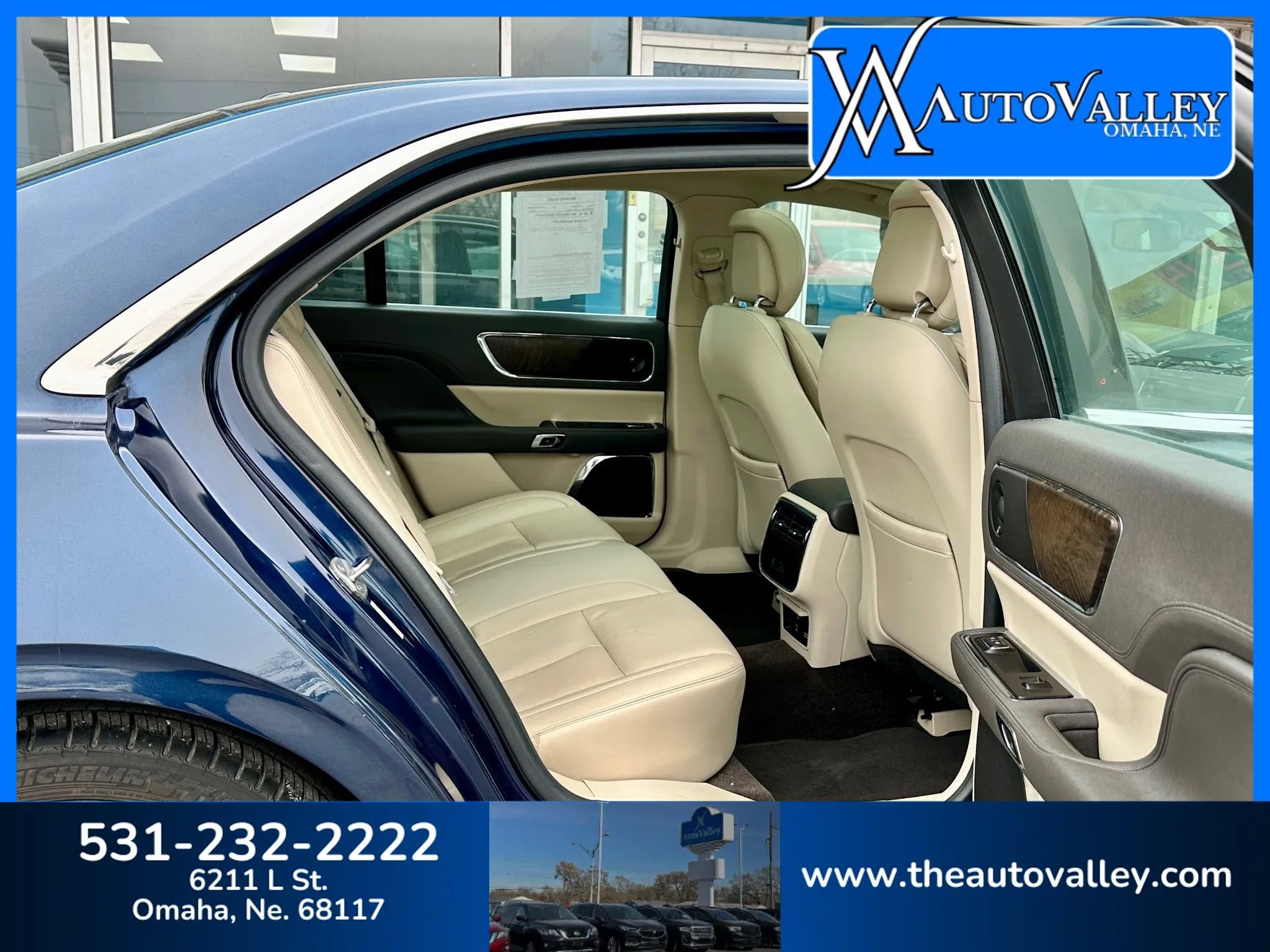 Used 2017 Lincoln Continental Select w/ Technology Package image 24