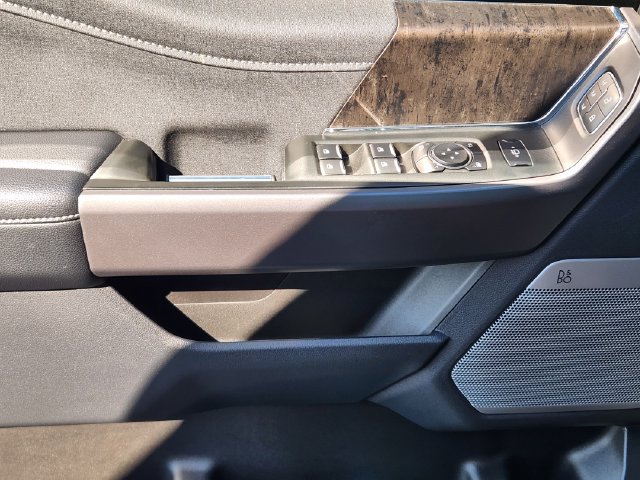 Used 2024 Ford F250 Lariat w/ Chrome Package AWD/4WD image 25
