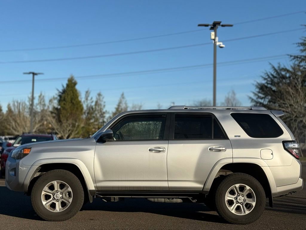 Used 2015 Toyota 4Runner SR5 image 2