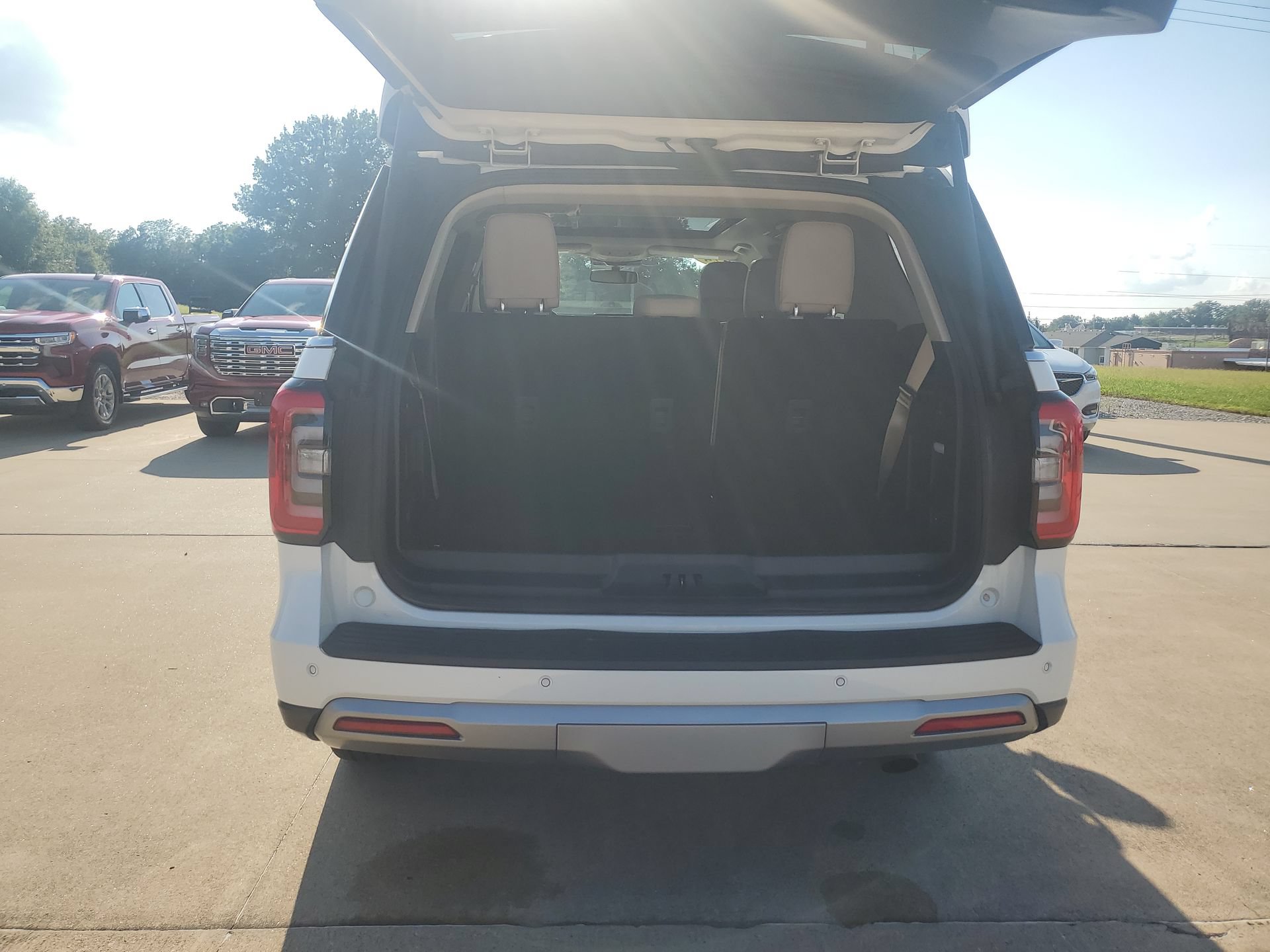 Used 2024 Ford Expedition Limited AWD/4WD image 33