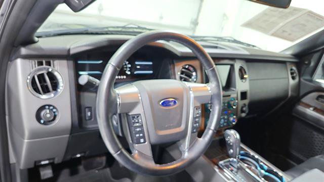 Used 2017 Ford Expedition Platinum RWD image 21